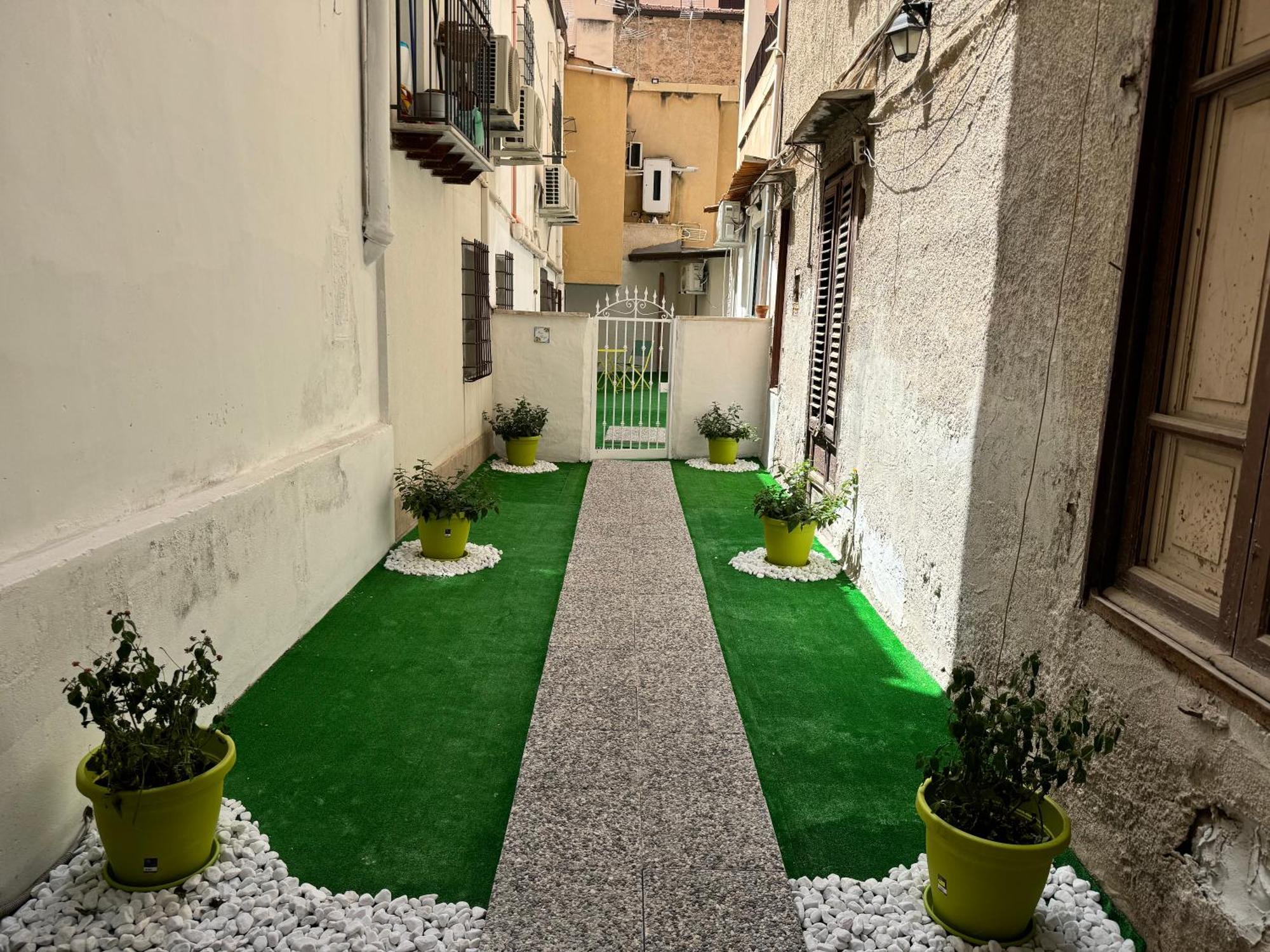 Ballar'Home - Casa Sbriju' Palermo Exteriör bild